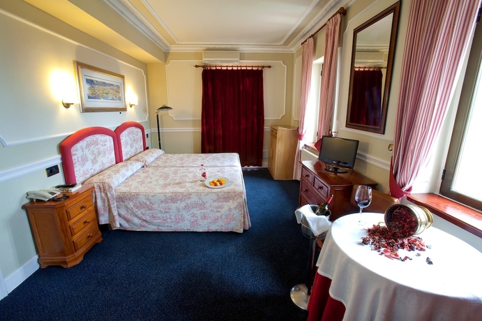 Imagen de la habitación del Hotel Marixa. Foto 9