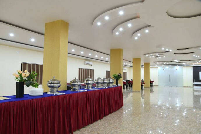 Imagen del bar/restaurante del Hotel Mariya International. Foto 2
