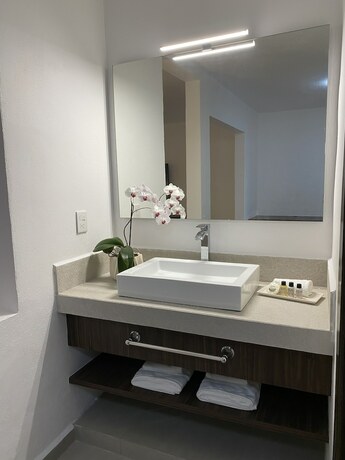 Imagen general del Hotel Marjaba. Foto 8