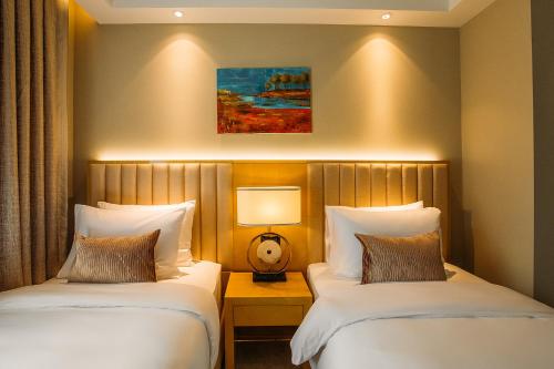 Imagen de la habitación del Hotel Marjan Plaza. Foto 13