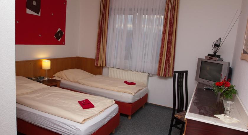 Imagen de la habitación del Hotel Marjani Holtensen. Foto 2