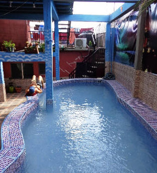 Imagen de la piscina del Hotel Marjenny. Foto 13