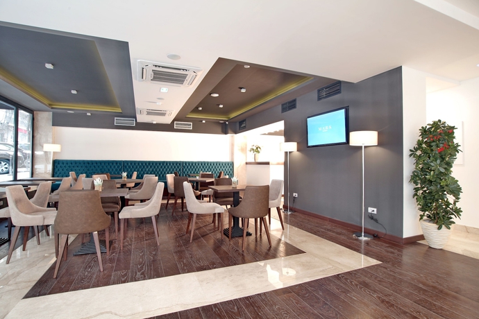 Imagen del bar/restaurante del Hotel Mark Belgrade. Foto 7