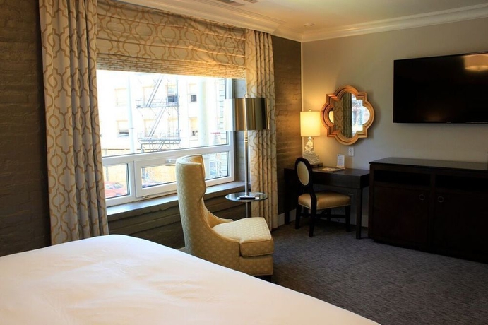 Imagen de la habitación del Hotel Mark Spencer. Foto 12