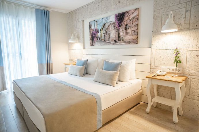 Imagen de la habitación del Hotel Mark Warner Phokaia Beach Resort. Foto 10