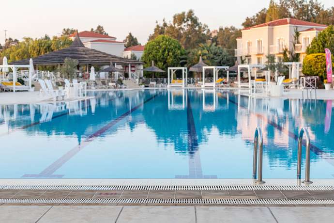 Imagen de la piscina del Hotel Mark Warner Phokaia Beach Resort. Foto 18
