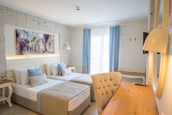 Imagen de la habitación del Hotel Mark Warner Phokaia Beach Resort. Foto 12