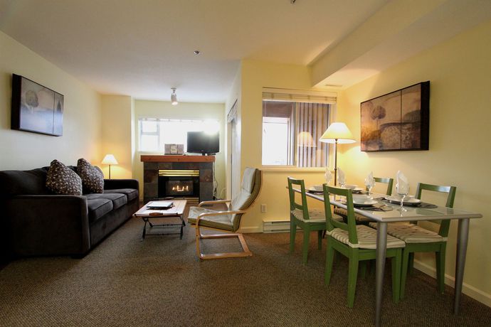 Imagen de los interiores del Hotel Marketplace Lodge By Whistler Retreats. Foto 14