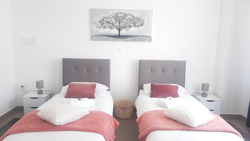 Imagen de la habitación del Hotel Marko Airport Rooms. Foto 10