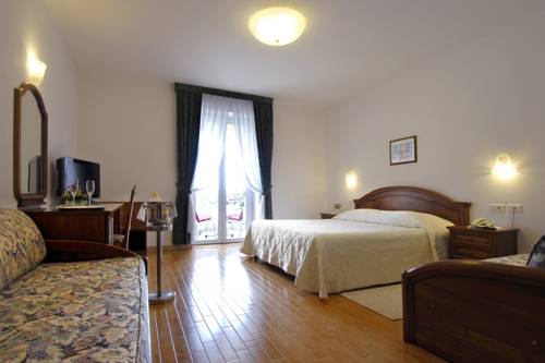 Imagen de la habitación del Hotel Marko. Foto 10