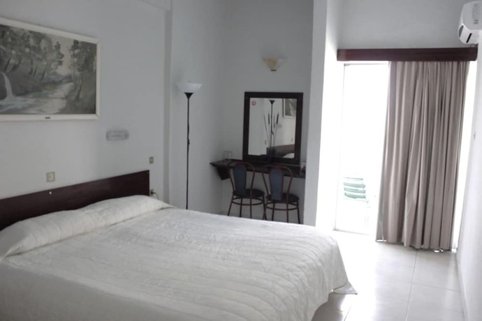 Imagen de la habitación del Hotel Marko, Loutraki - Perachora. Foto 9