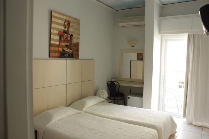 Imagen de la habitación del Hotel Marko, Loutraki - Perachora. Foto 15