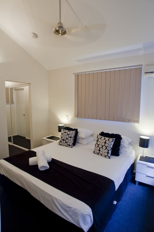 Imagen de la habitación del Hotel Marlin Cove Resort. Foto 6