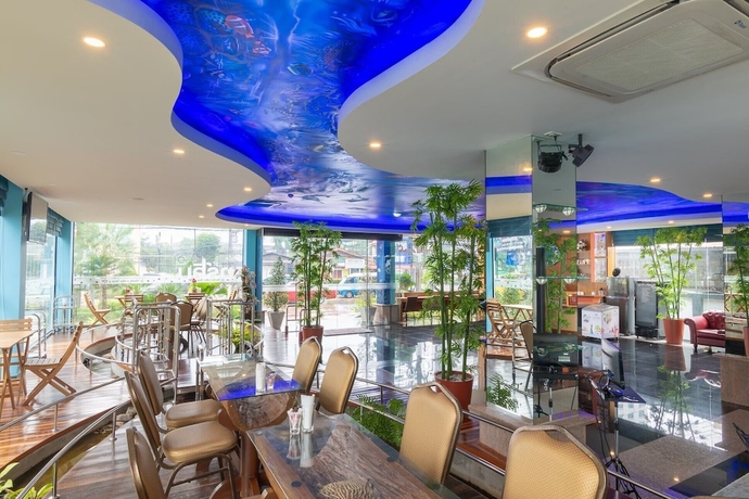 Imagen del bar/restaurante del Hotel Marlin. Foto 2