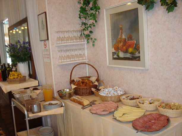 Imagen de la habitación del Hotel Marlisa Pier. Foto 4