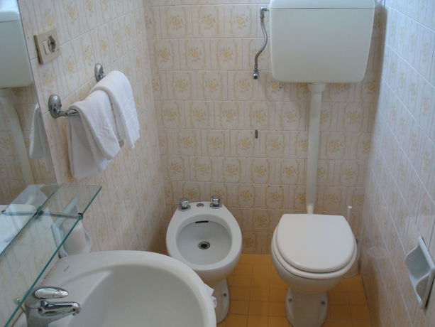 Imagen de la habitación del Hotel Marlisa Pier. Foto 6
