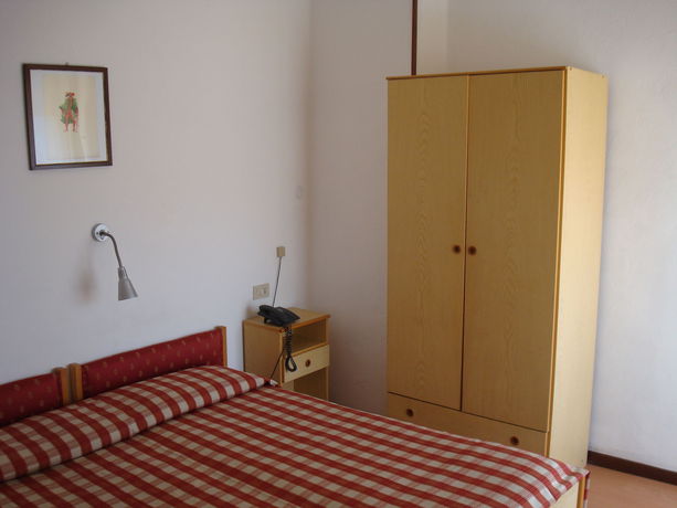 Imagen de la habitación del Hotel Marlisa Pier. Foto 7