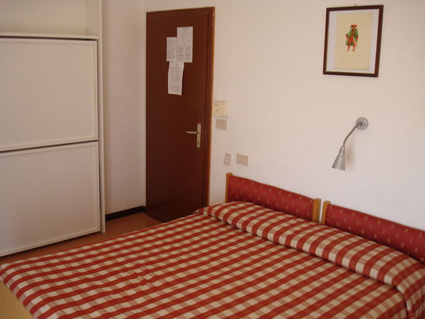 Imagen de la habitación del Hotel Marlisa Pier. Foto 8