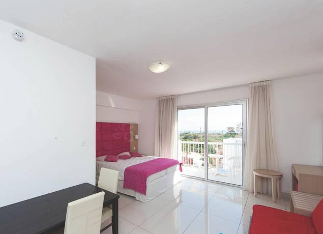 Imagen de la habitación del Hotel Marlita Beach Apartments. Foto 7
