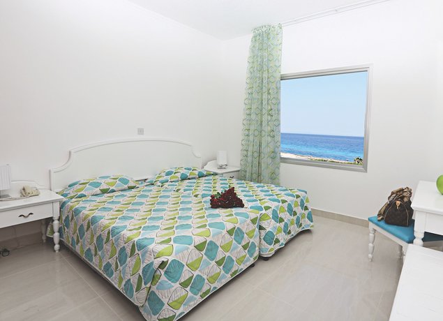 Imagen de la habitación del Hotel Marlita Beach Apartments. Foto 10