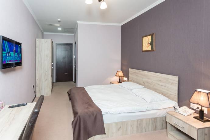 Imagen de la habitación del Hotel Marlyn, Tbilisi. Foto 3