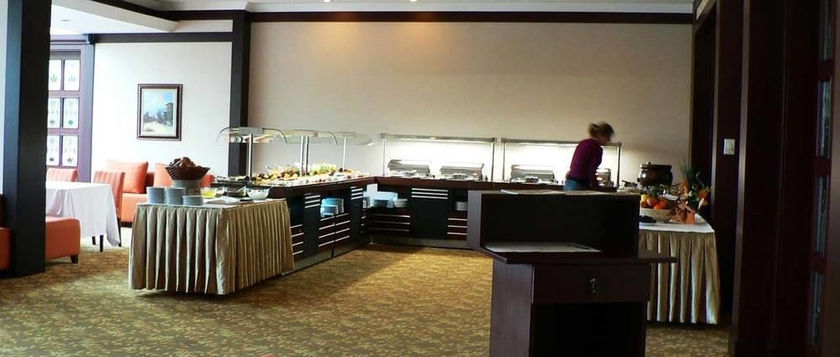Imagen del bar/restaurante del Hotel Marma Istanbul Asia. Foto 2