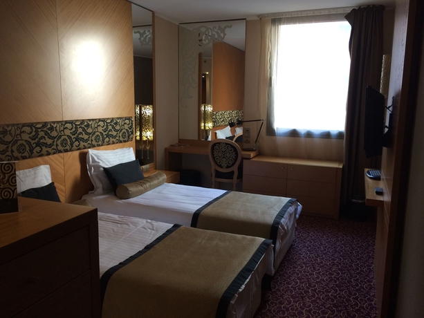 Imagen de la habitación del Hotel Marmara Budapest. Foto 16
