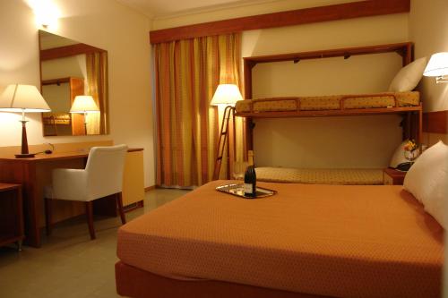 Imagen de la habitación del Hotel Marmari Bay. Foto 6