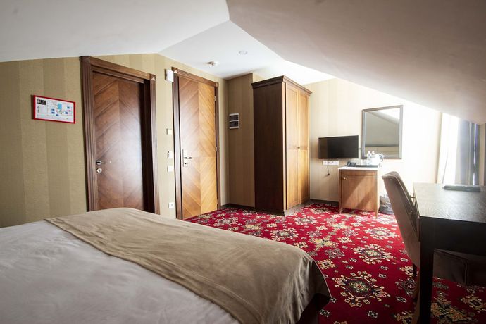 Imagen de la habitación del Hotel Marmenio. Foto 8