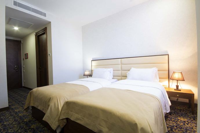 Imagen de la habitación del Hotel Marmenio. Foto 12