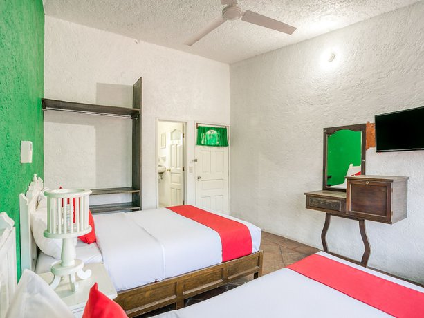 Imagen de la habitación del Hotel Marmil. Foto 10