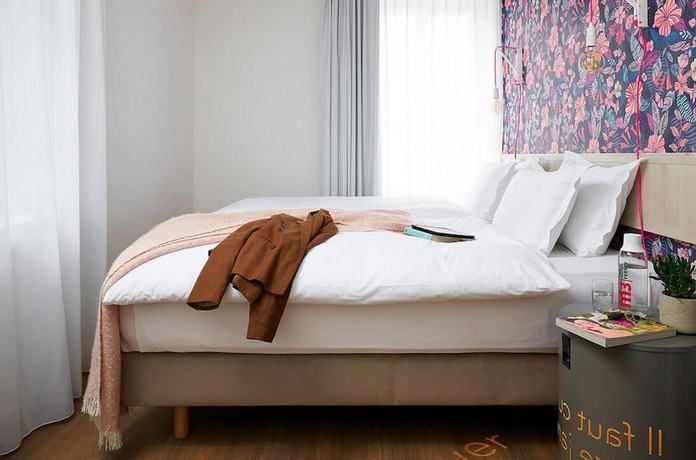 Imagen de la habitación del Hotel Marmont. Foto 15