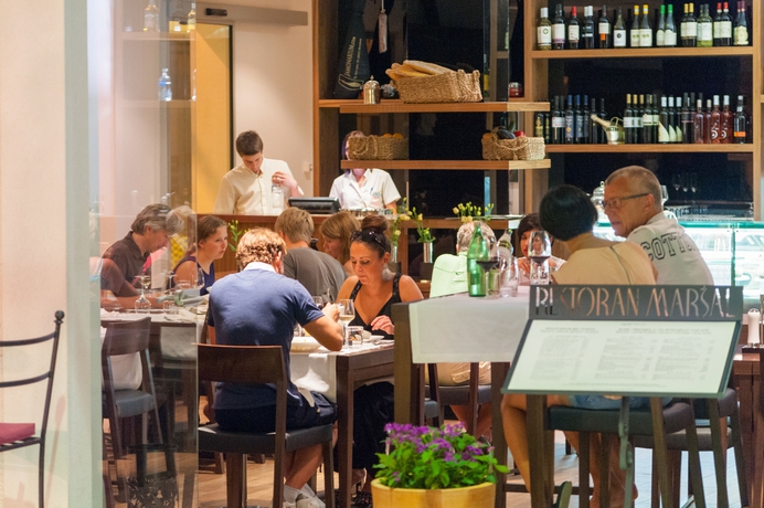 Imagen del bar/restaurante del Hotel Marmont Heritage. Foto 2