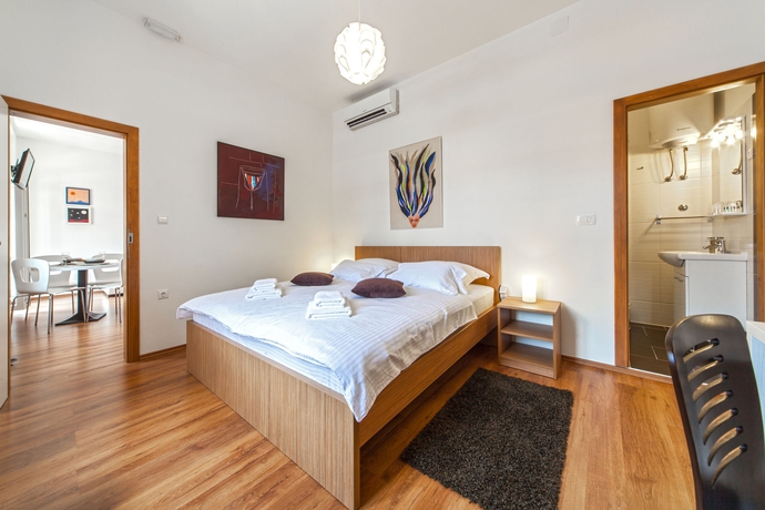 Imagen de la habitación del Hotel Marmontova Luxury Rooms. Foto 8