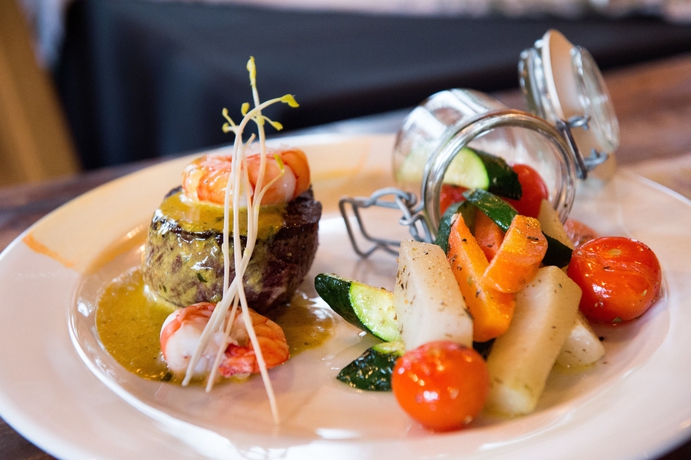 Imagen del bar/restaurante del Hotel Marmotte. Foto 5