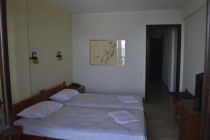 Imagen de la habitación del Hotel Maro. Foto 8