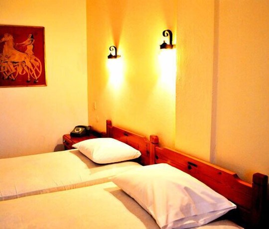 Imagen de la habitación del Hotel Maro. Foto 12