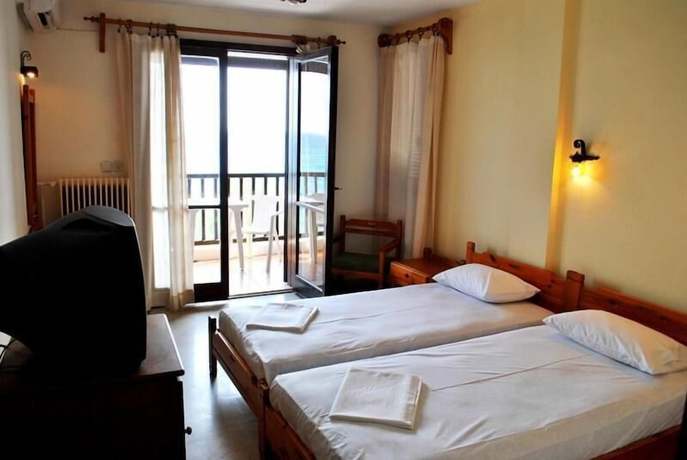 Imagen de la habitación del Hotel Maro. Foto 13
