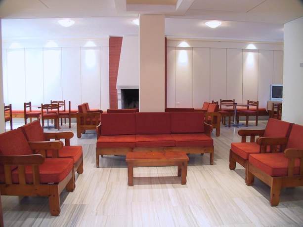 Imagen de los interiores del Hotel Maro. Foto 20