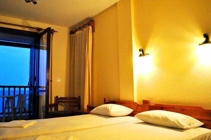 Imagen de la habitación del Hotel Maro. Foto 14