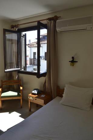 Imagen de la habitación del Hotel Maro. Foto 18