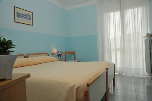 Imagen de la habitación del Hotel Marolda. Foto 4