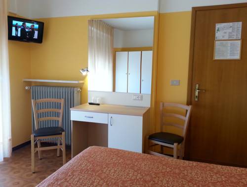 Imagen de la habitación del Hotel Marolda. Foto 6