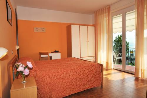 Imagen de la habitación del Hotel Marolda. Foto 7