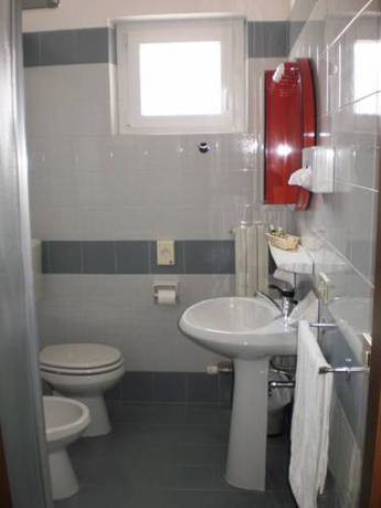 Imagen de la habitación del Hotel Marolda. Foto 13