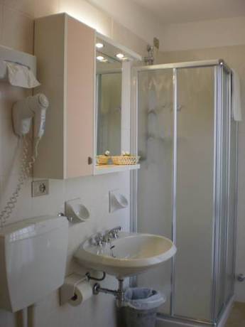 Imagen de la habitación del Hotel Marolda. Foto 14