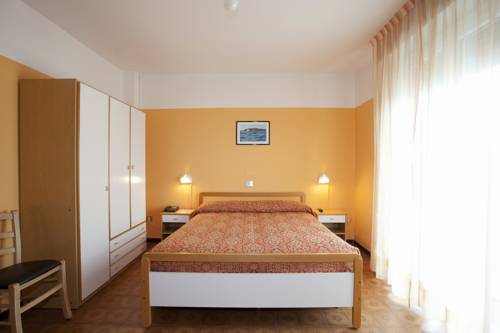 Imagen de la habitación del Hotel Marolda. Foto 15