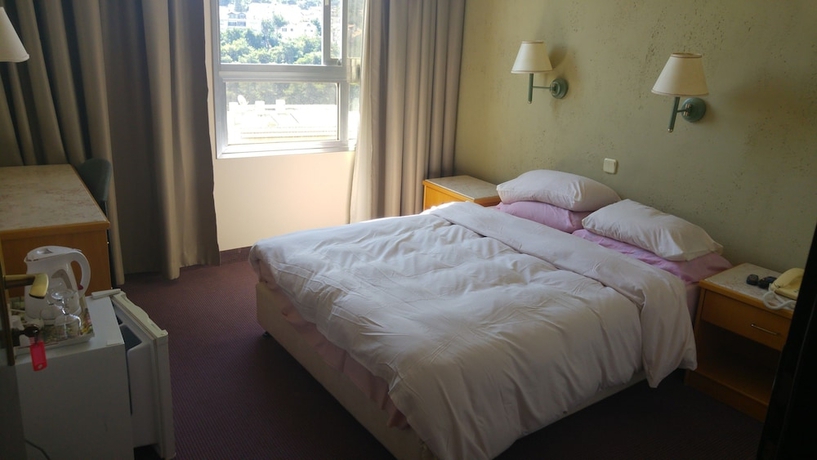 Imagen de la habitación del Hotel Marom. Foto 12