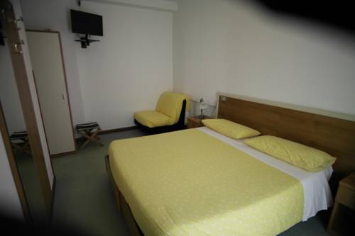 Imagen de la habitación del Hotel Maroni. Foto 3