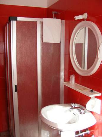 Imagen de la habitación del Hotel Maroni. Foto 12